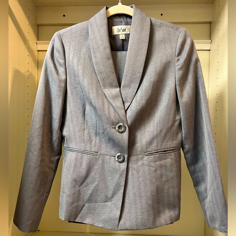 Professional and classic grey Le Suit, 2pc pants set!